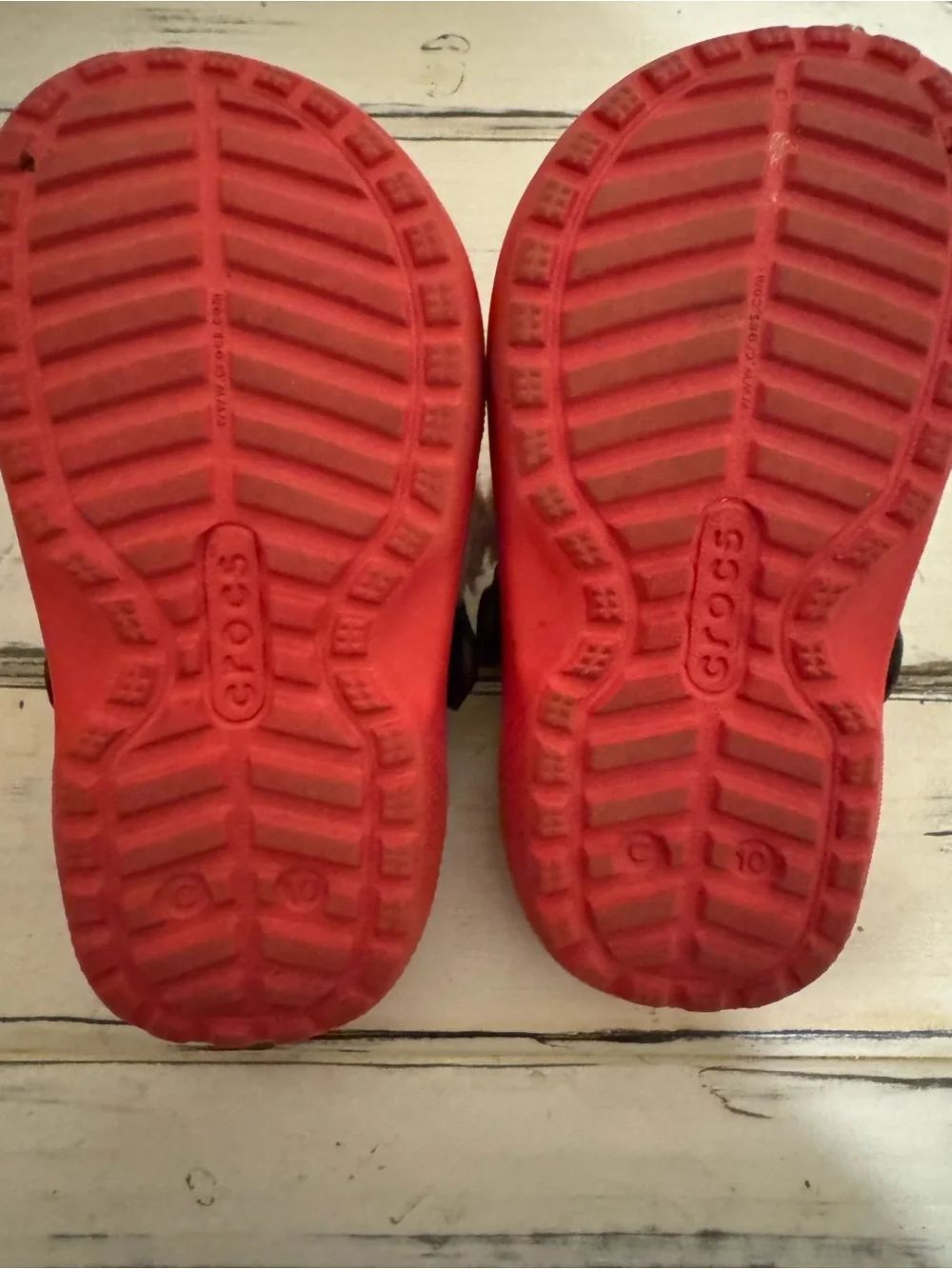 CROCS Kids Red Faux-Fur Lined Clogs with Black Strap and Gold Buckle
